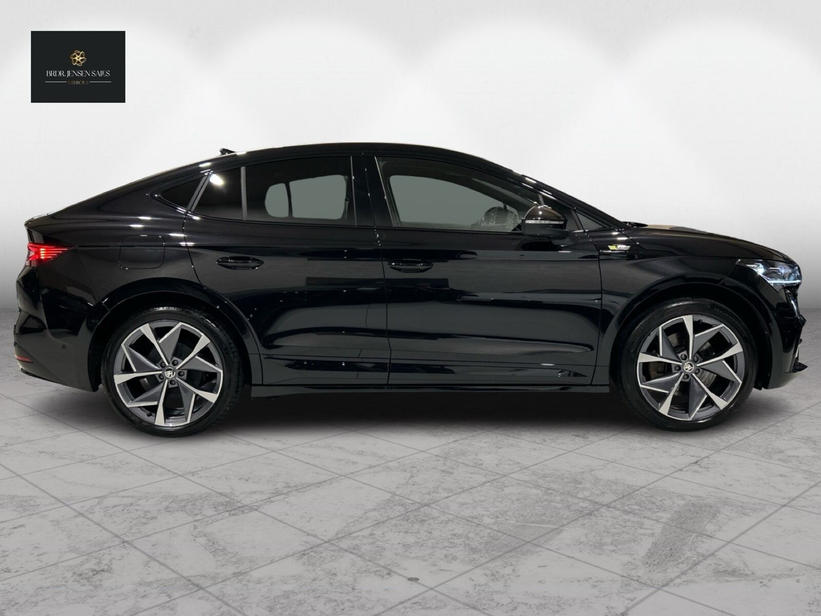 Sort Skoda Enyaq fra 2024