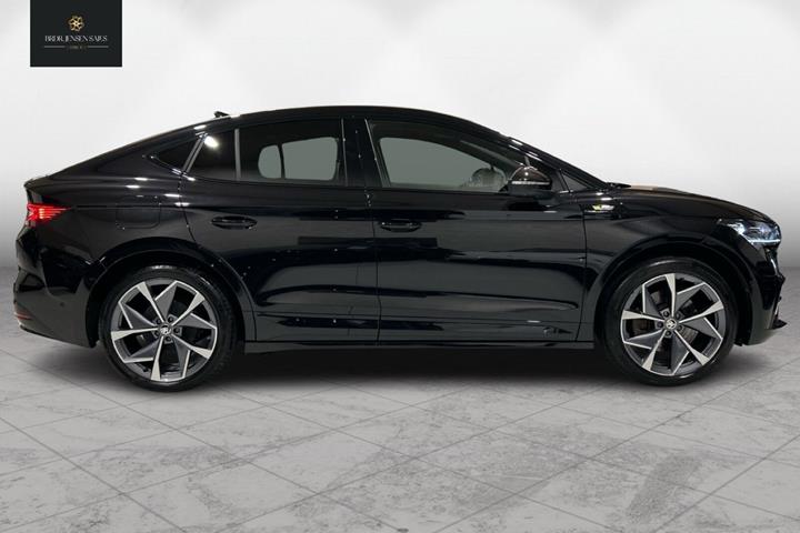 Sort Skoda Enyaq fra 2024