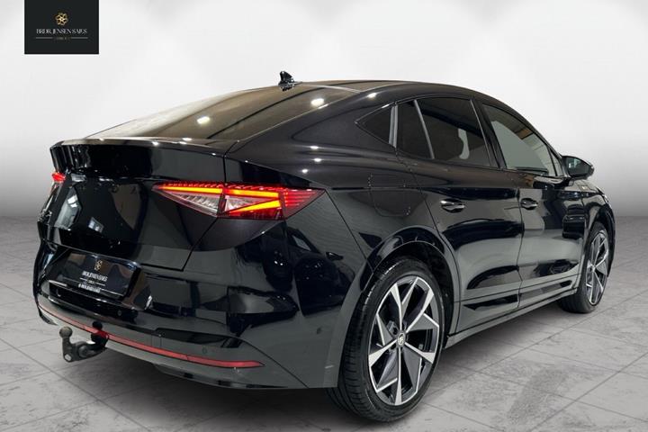 Sort Skoda Enyaq fra 2024