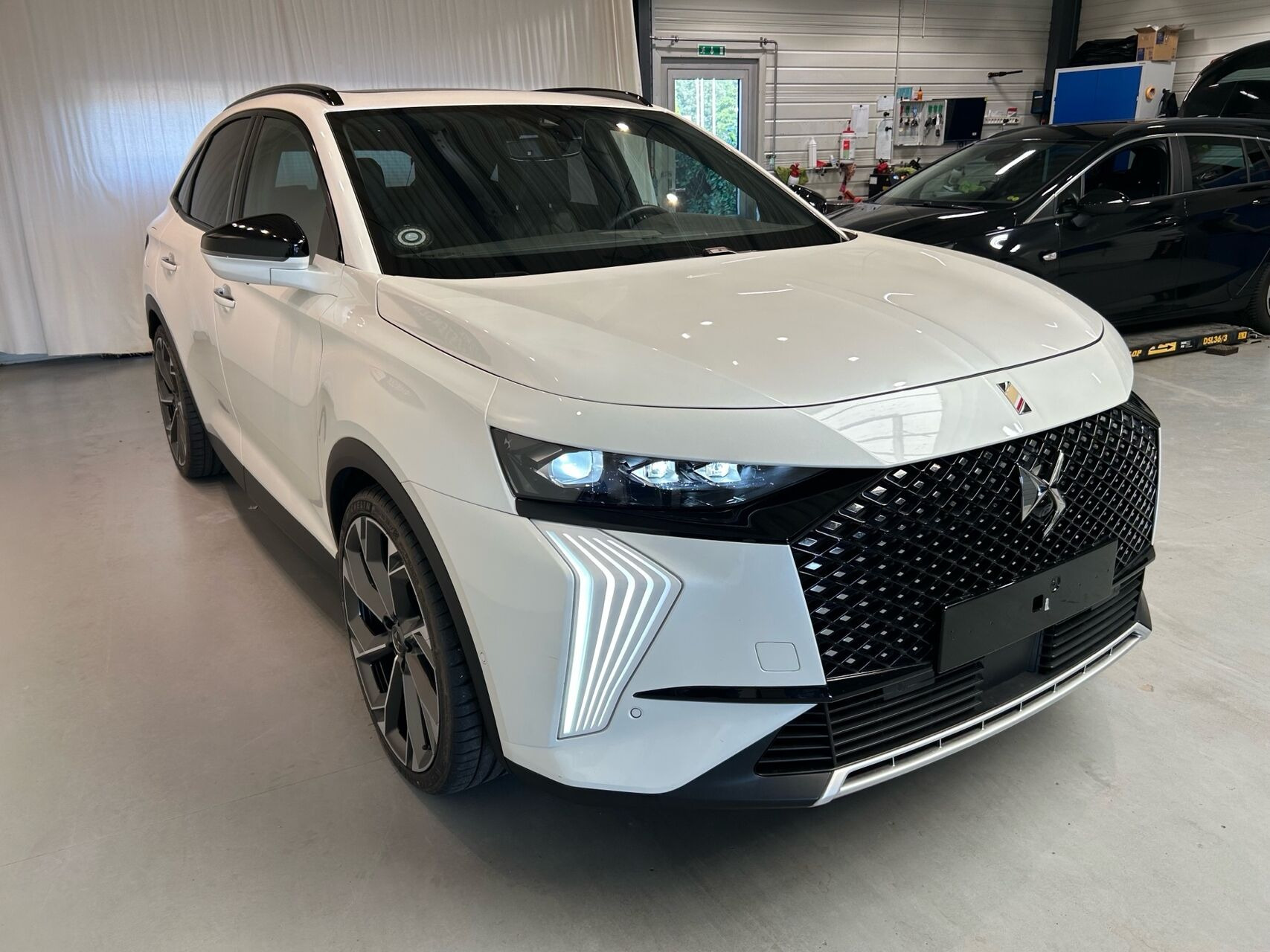 Hvid DS DS7 Crossback fra 2023