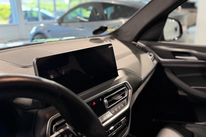 Sort BMW X3 fra 2023