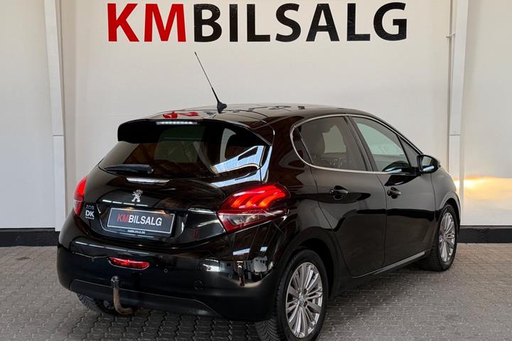 Sort Peugeot 208 fra 2018