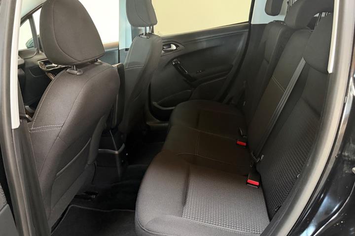 Sort Peugeot 208 fra 2018