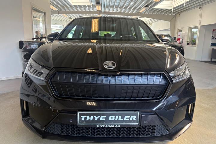 Sort Skoda Enyaq fra 2023