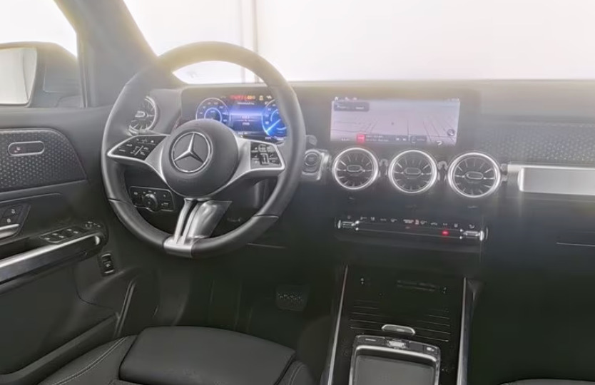 Grå Mercedes EQB250+ fra 2025