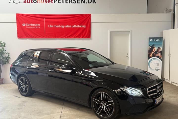 Sort Mercedes E220 d fra 2016