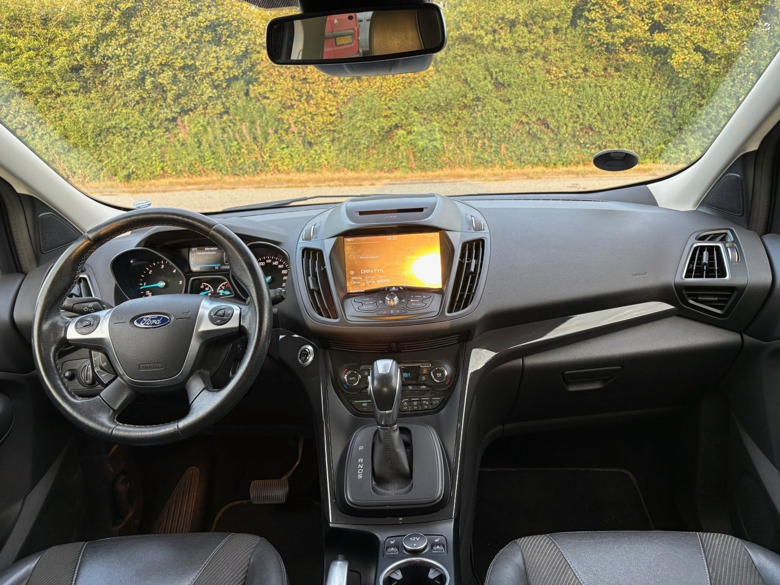 Sort Ford Kuga fra 2017