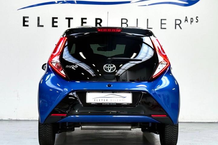 Blå Toyota Aygo fra 2018