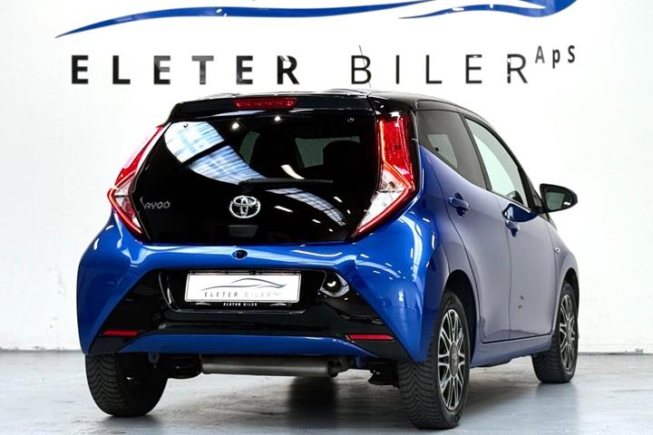 Blå Toyota Aygo fra 2018