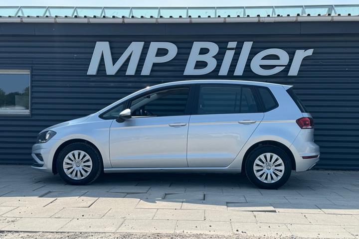 Sølv VW Golf Sportsvan fra 2019