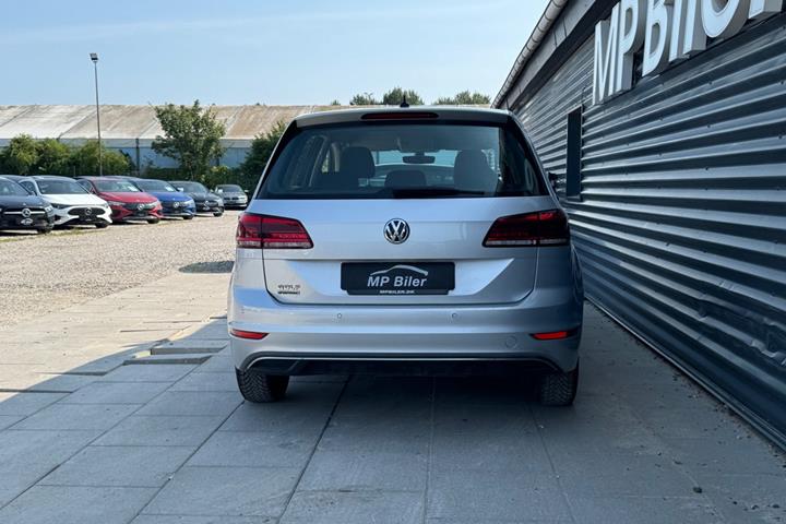 Sølv VW Golf Sportsvan fra 2019