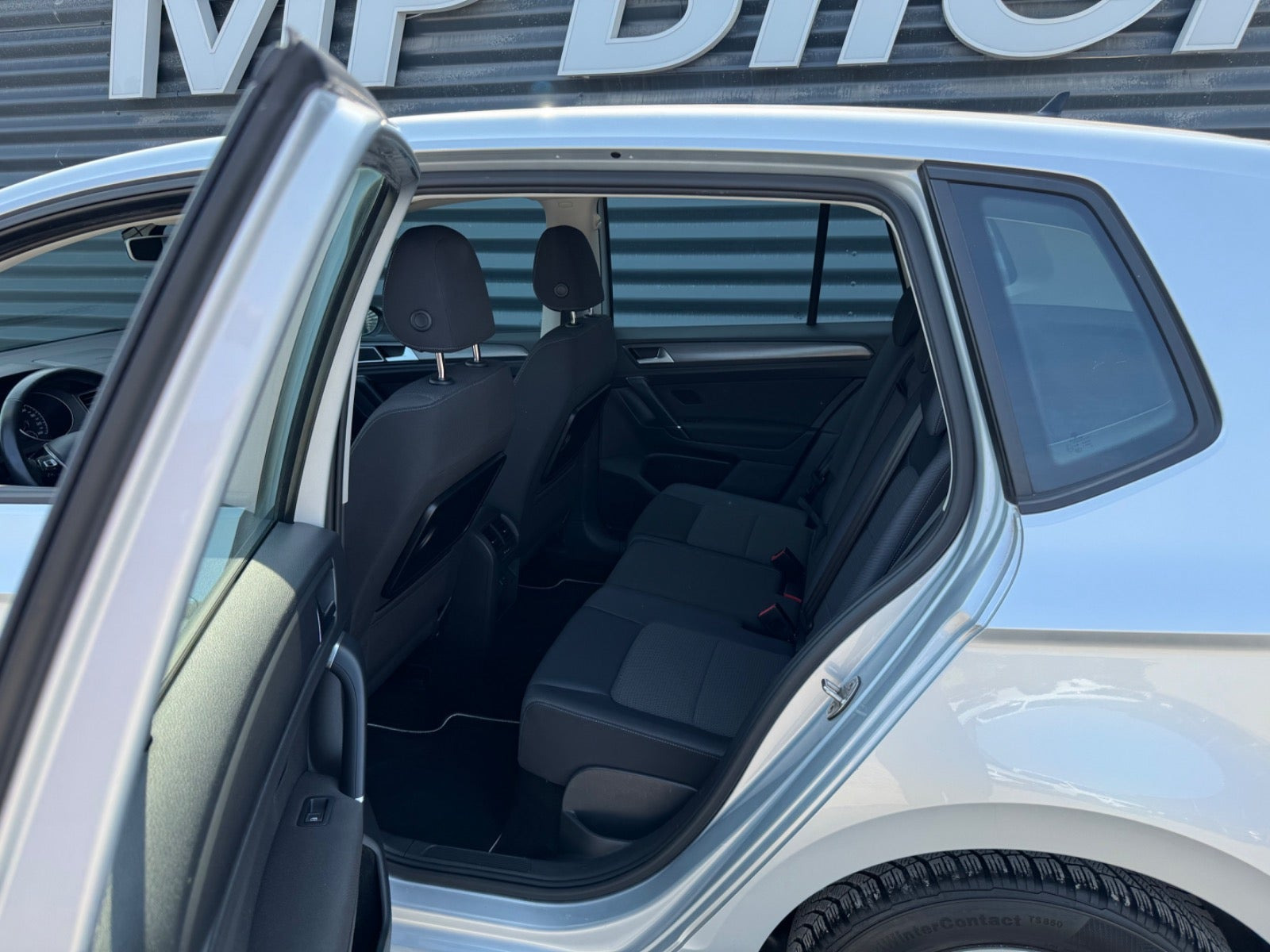 Sølv VW Golf Sportsvan fra 2019
