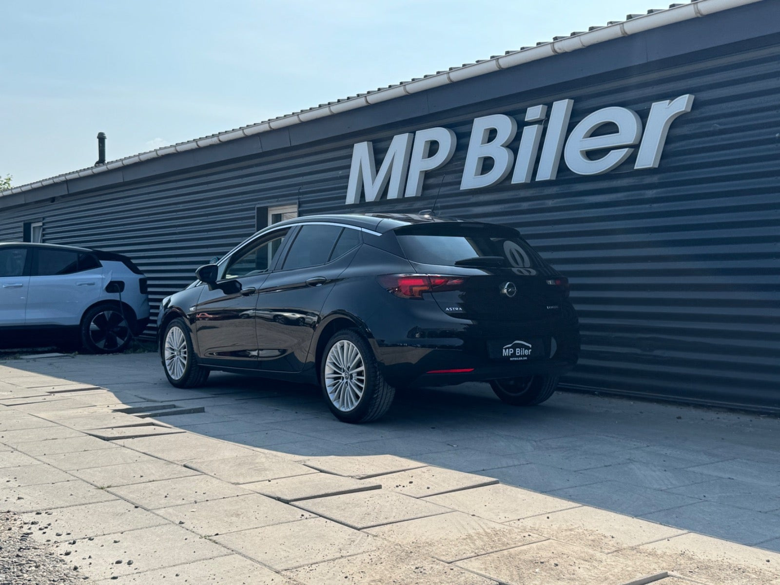 Sort Opel Astra fra 2018
