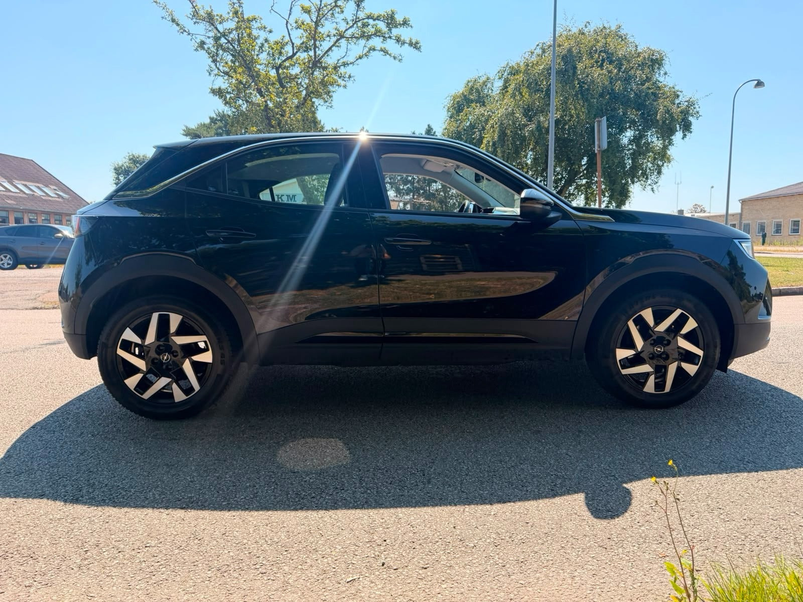 Sort Opel Mokka-e fra 2023