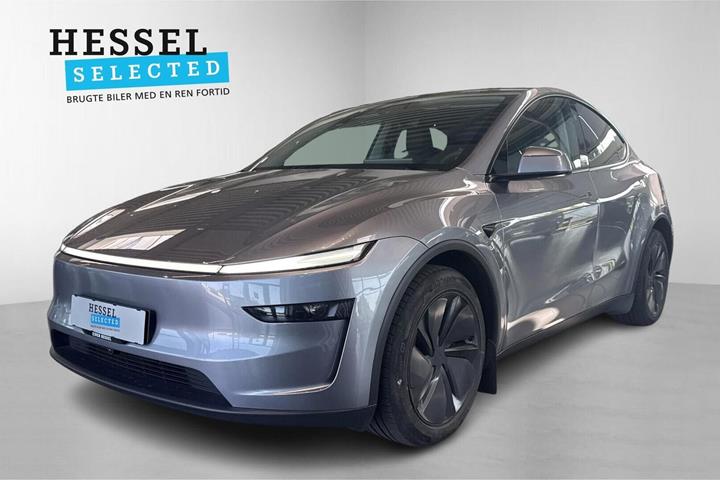 Sølv Tesla Model Y fra 2025