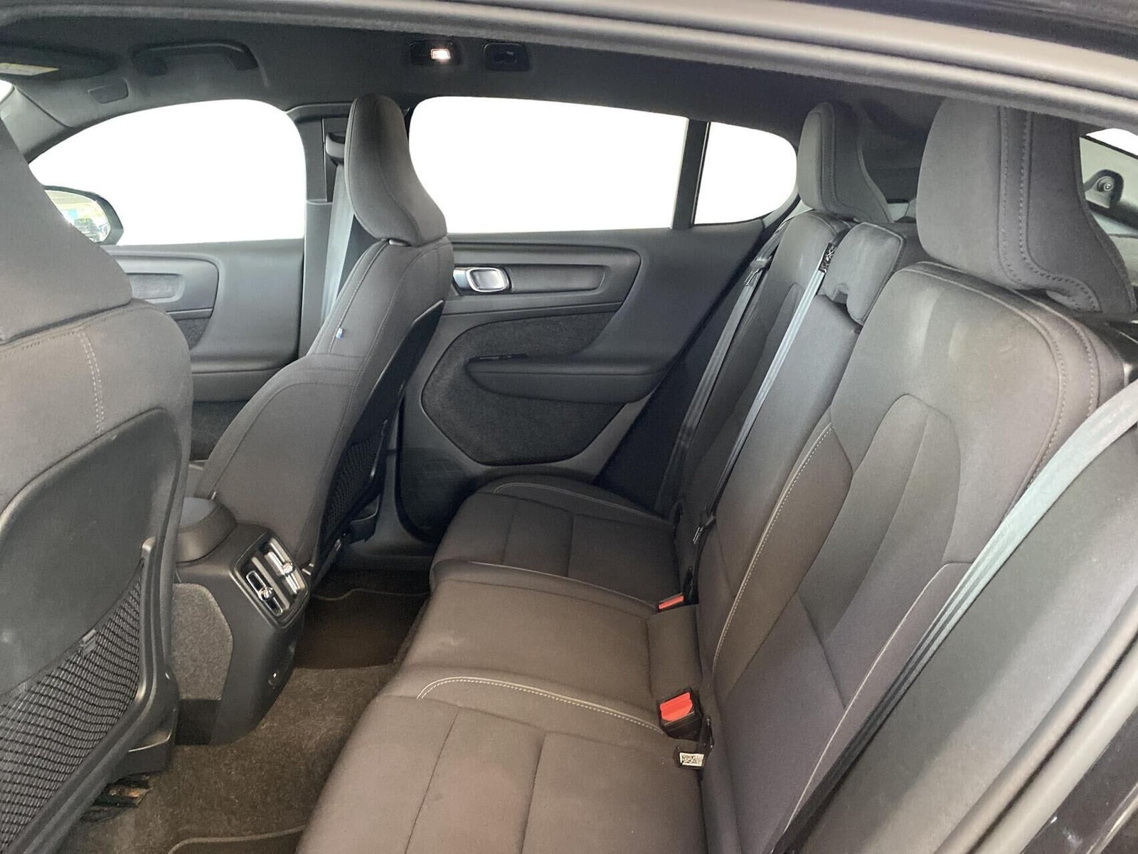 Sort Volvo C40 fra 2024