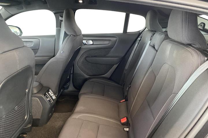 Sort Volvo C40 fra 2024