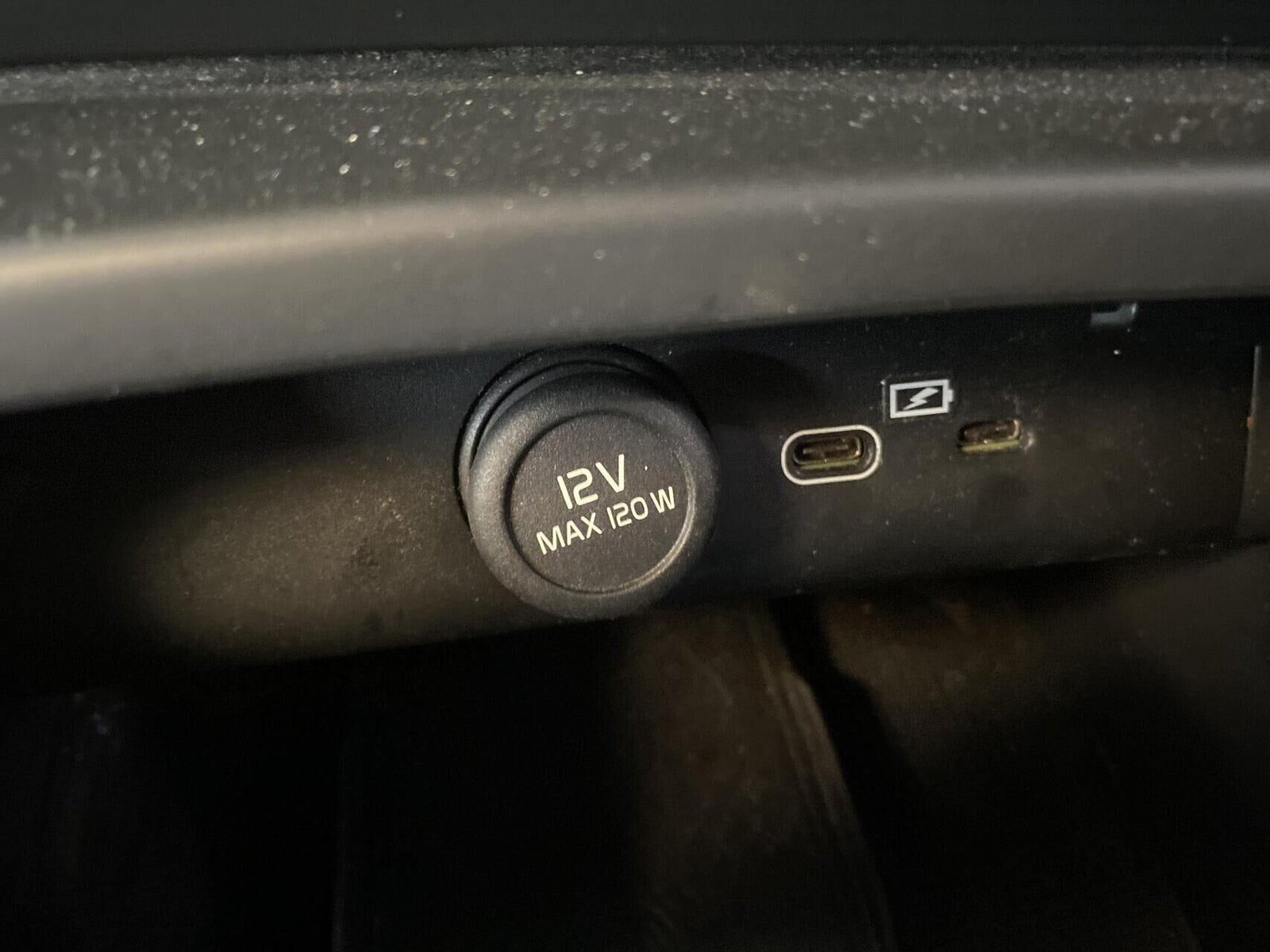 Sort Volvo C40 fra 2024