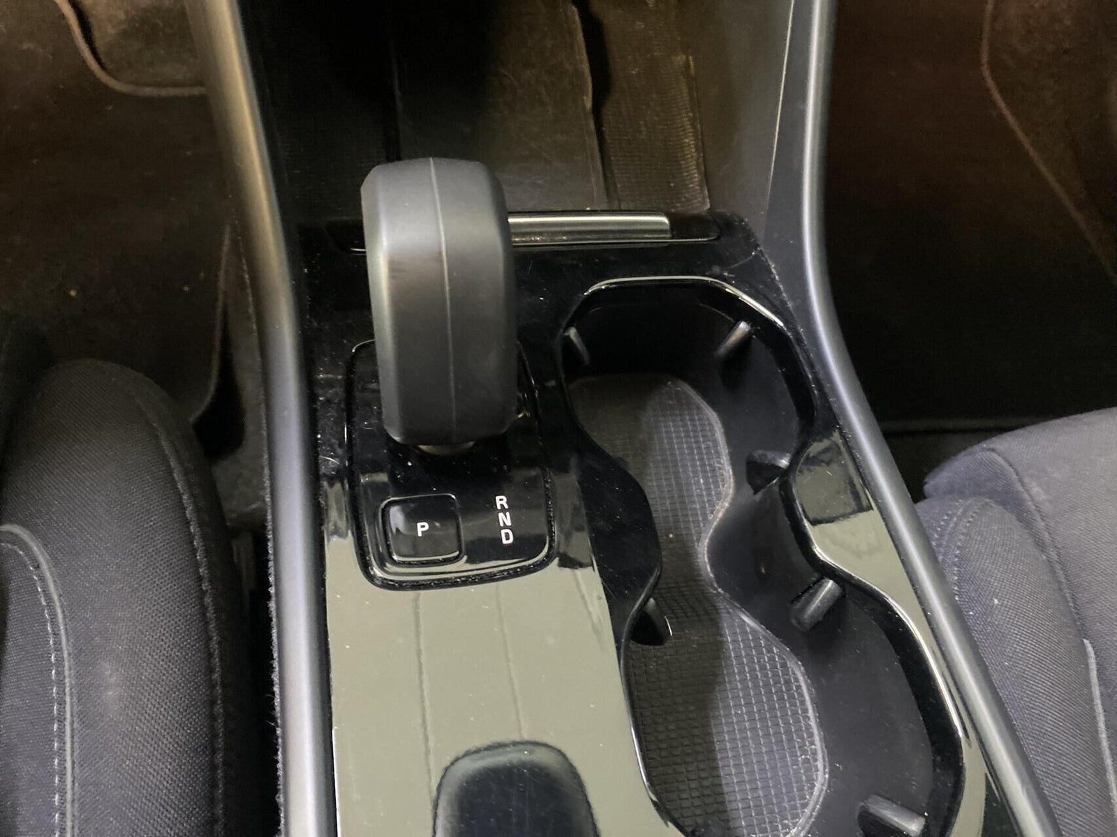 Sort Volvo C40 fra 2024
