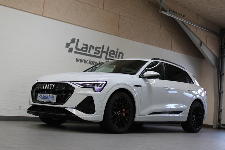 Hvid Audi e-tron fra 2020