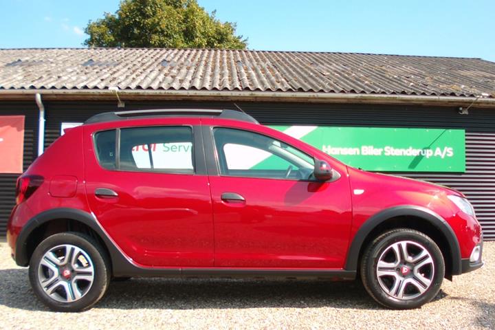 Rød Dacia Sandero fra 2018
