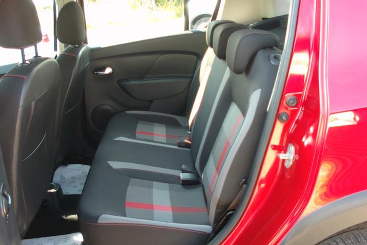 Rød Dacia Sandero fra 2018