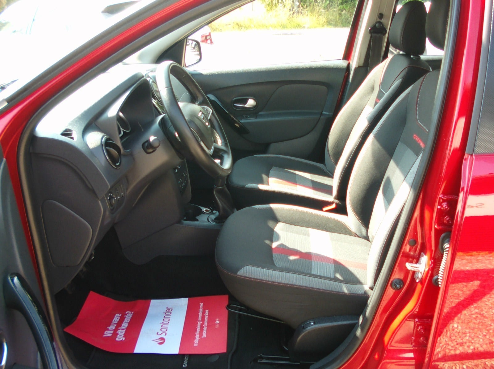Rød Dacia Sandero fra 2018