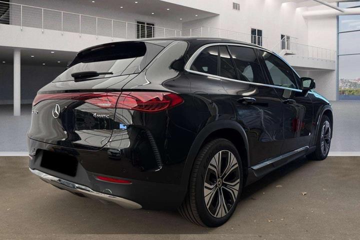 Sort Mercedes EQE350 SUV fra 2023