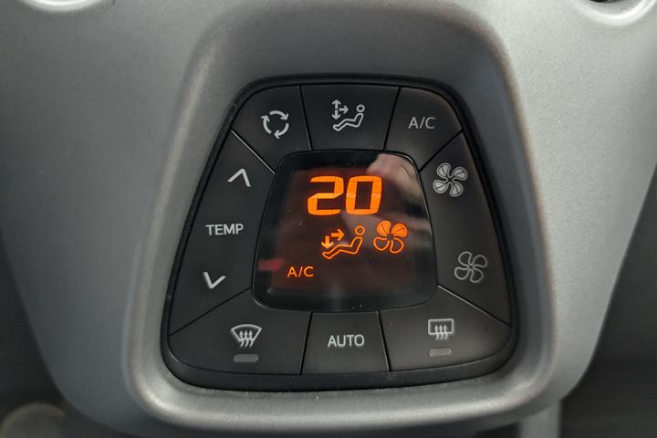 Grå Toyota Aygo fra 2020