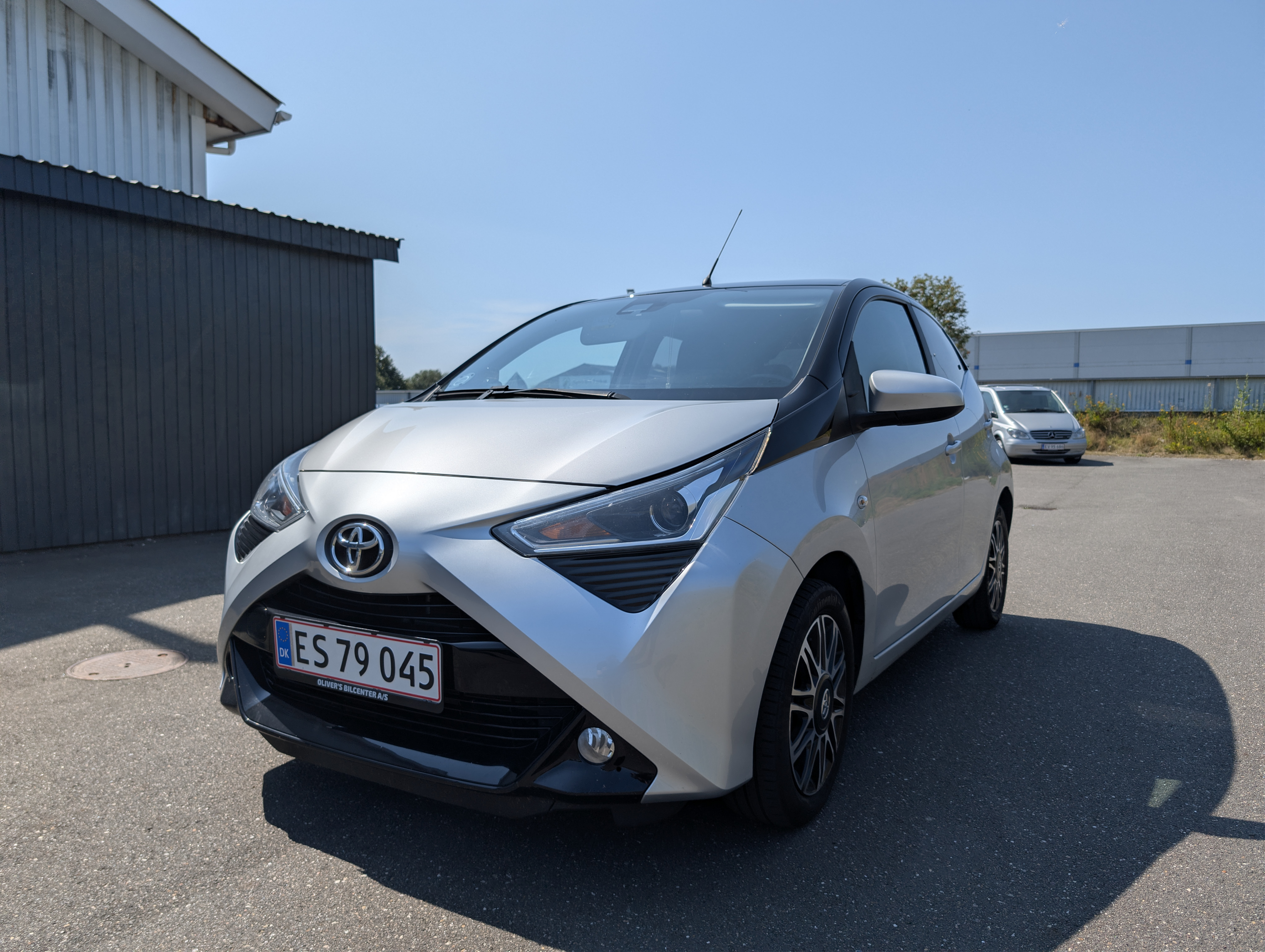 Grå Toyota Aygo fra 2020