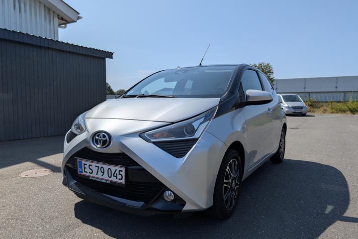 Grå Toyota Aygo fra 2020
