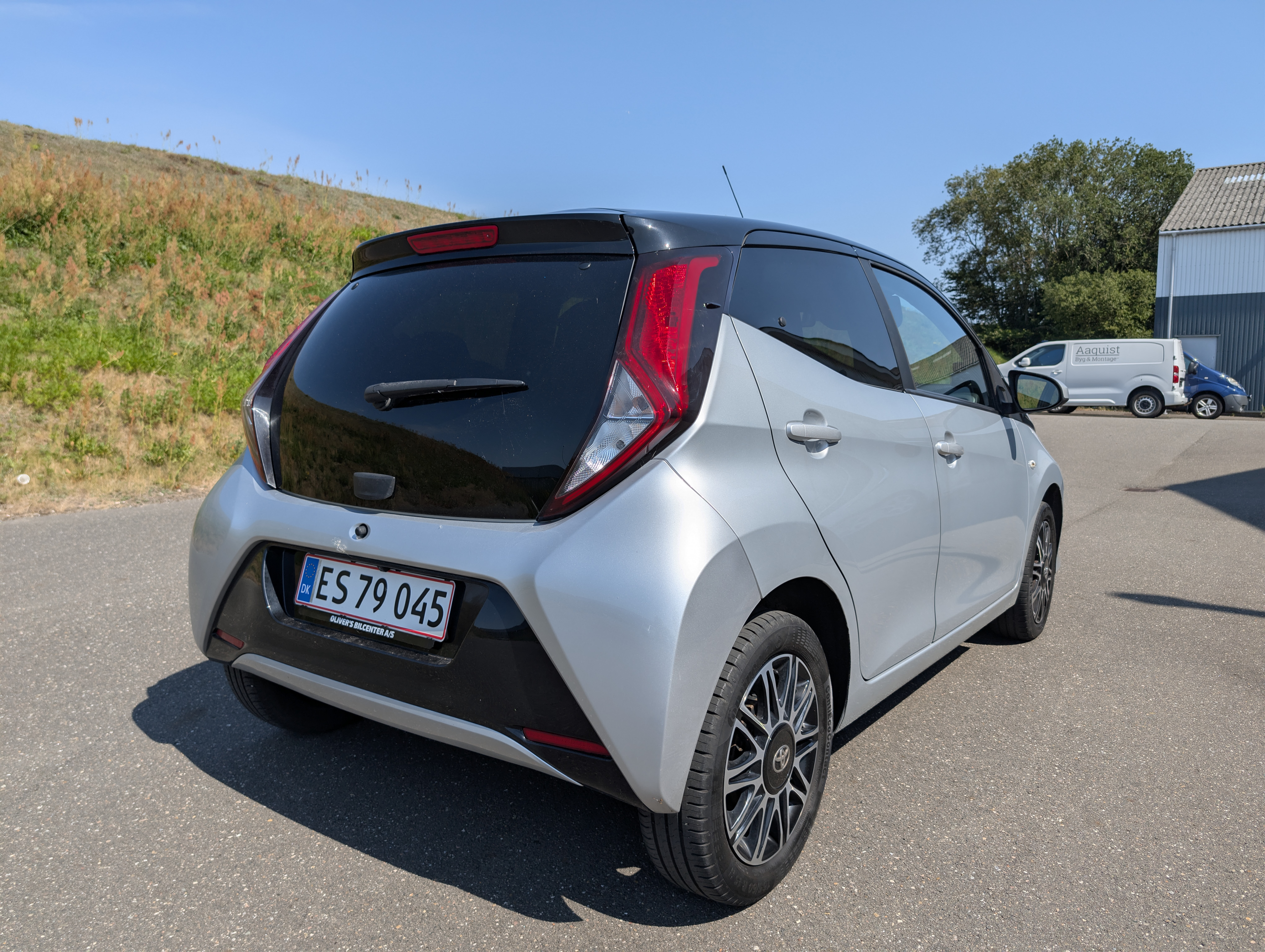 Grå Toyota Aygo fra 2020