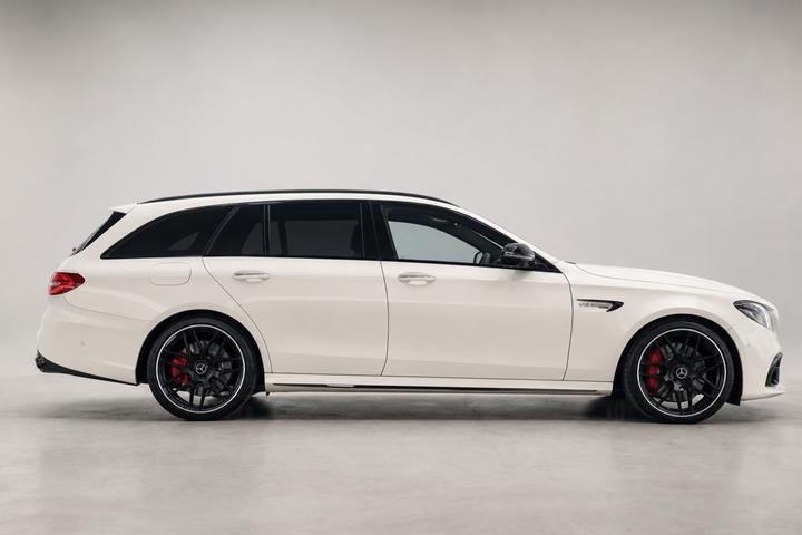 Hvid Mercedes E63 fra 2018