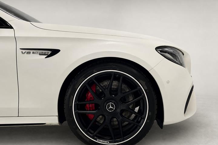 Hvid Mercedes E63 fra 2018