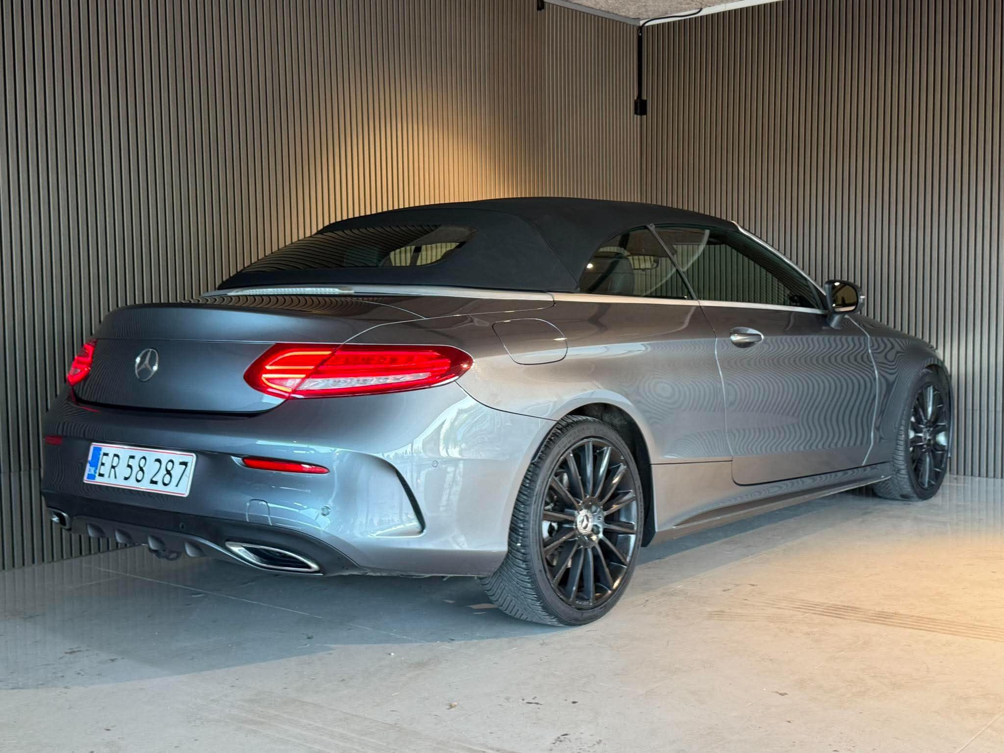 Grå Mercedes C220 d fra 2017