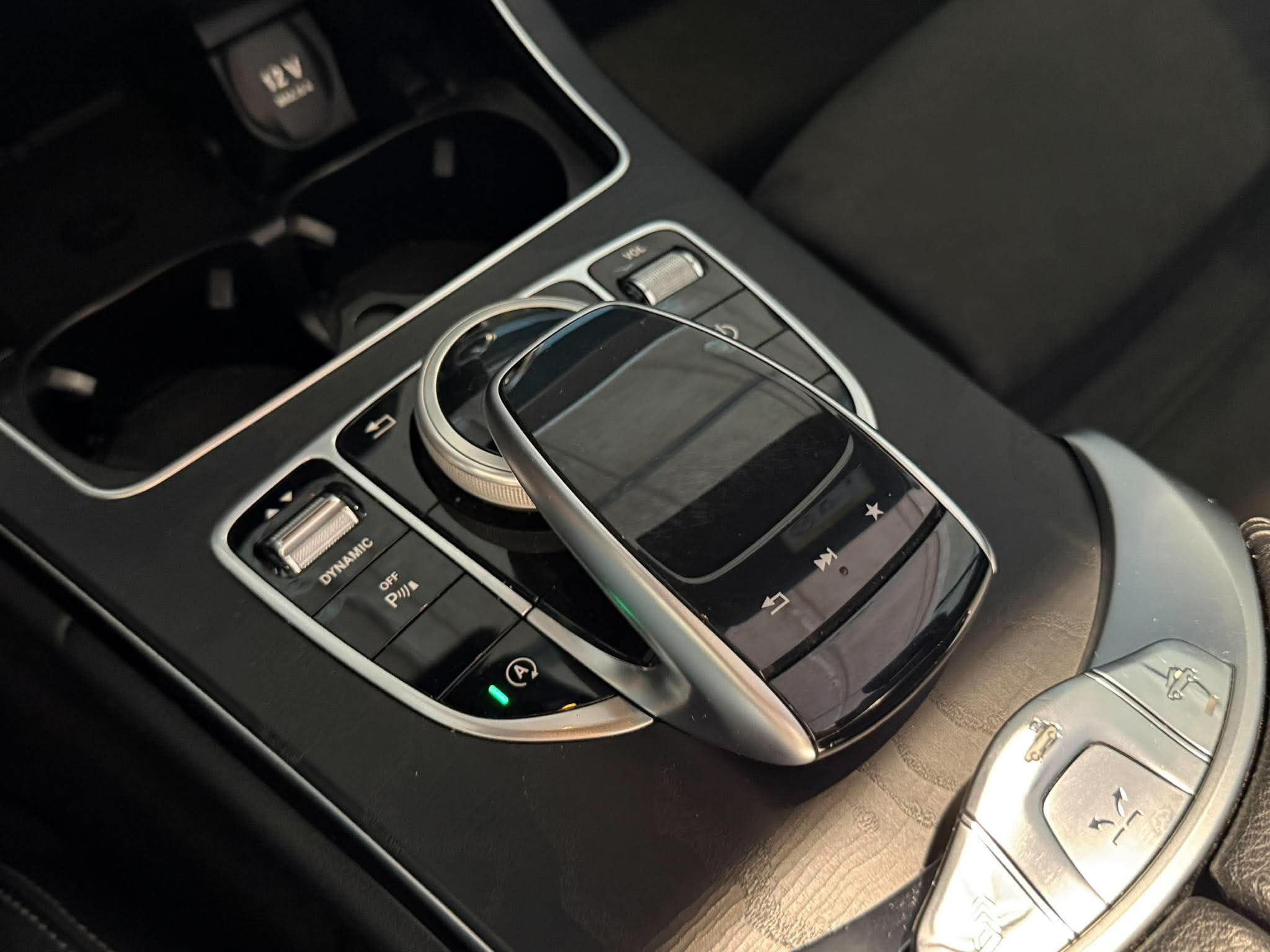 Grå Mercedes C220 d fra 2017