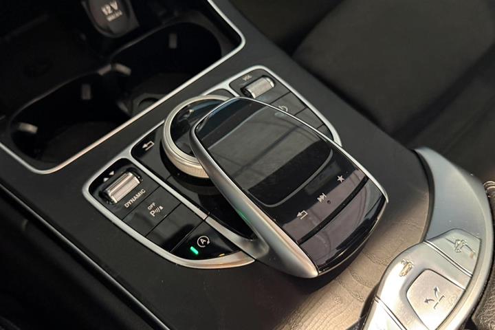 Grå Mercedes C220 d fra 2017