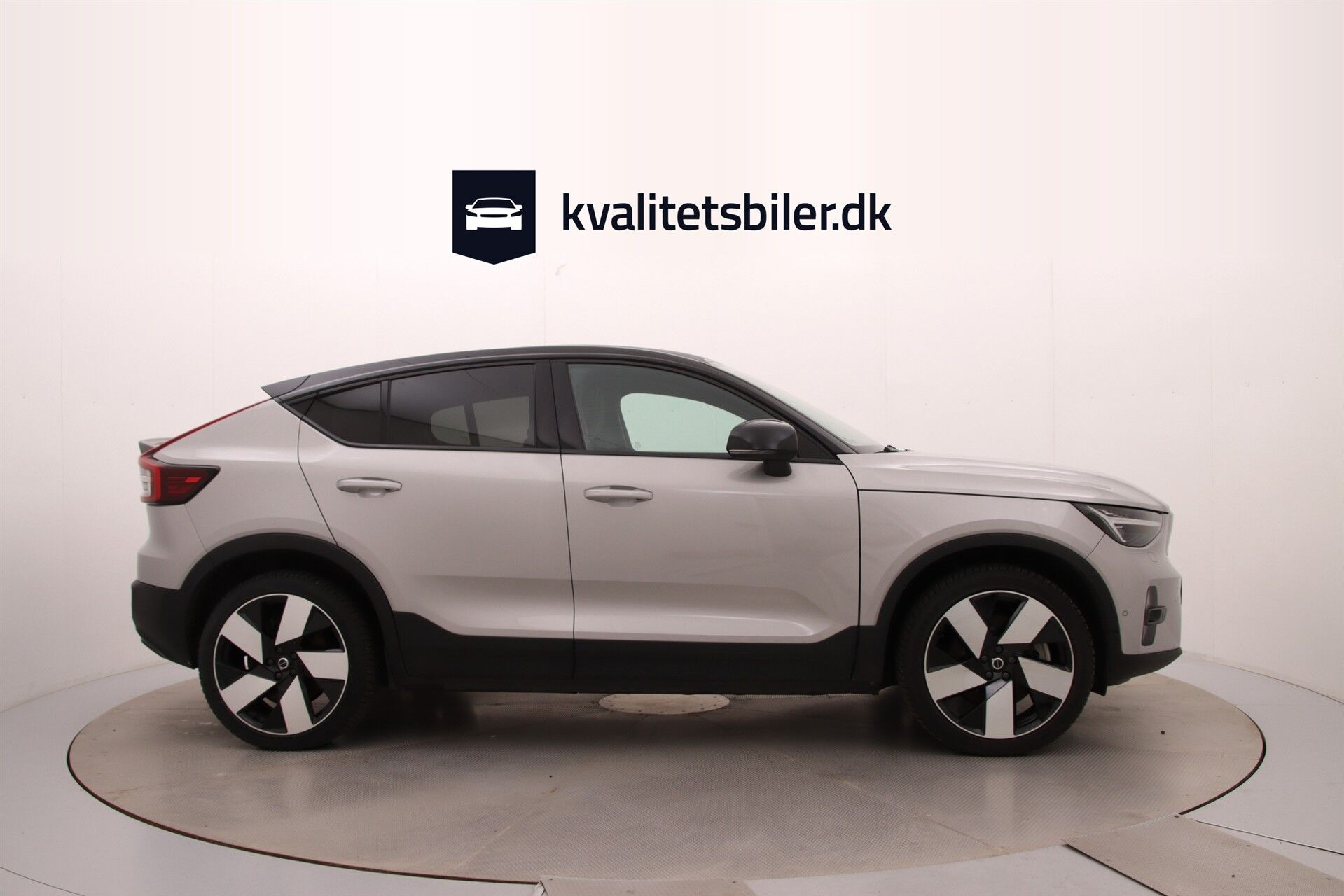 Sølv Volvo C40 fra 2022