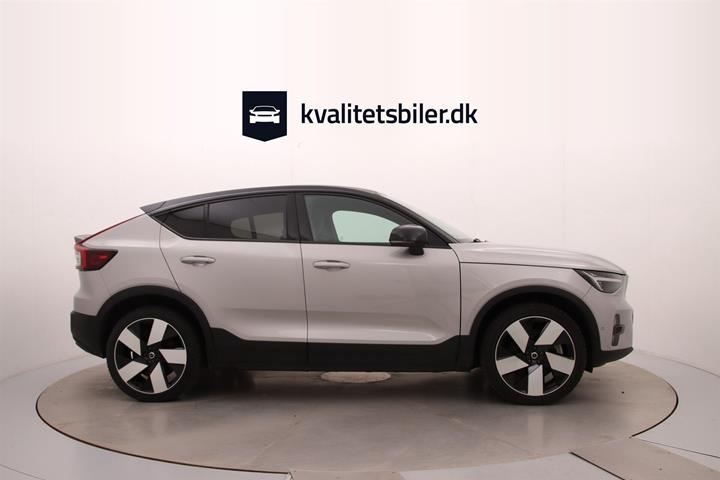 Sølv Volvo C40 fra 2022
