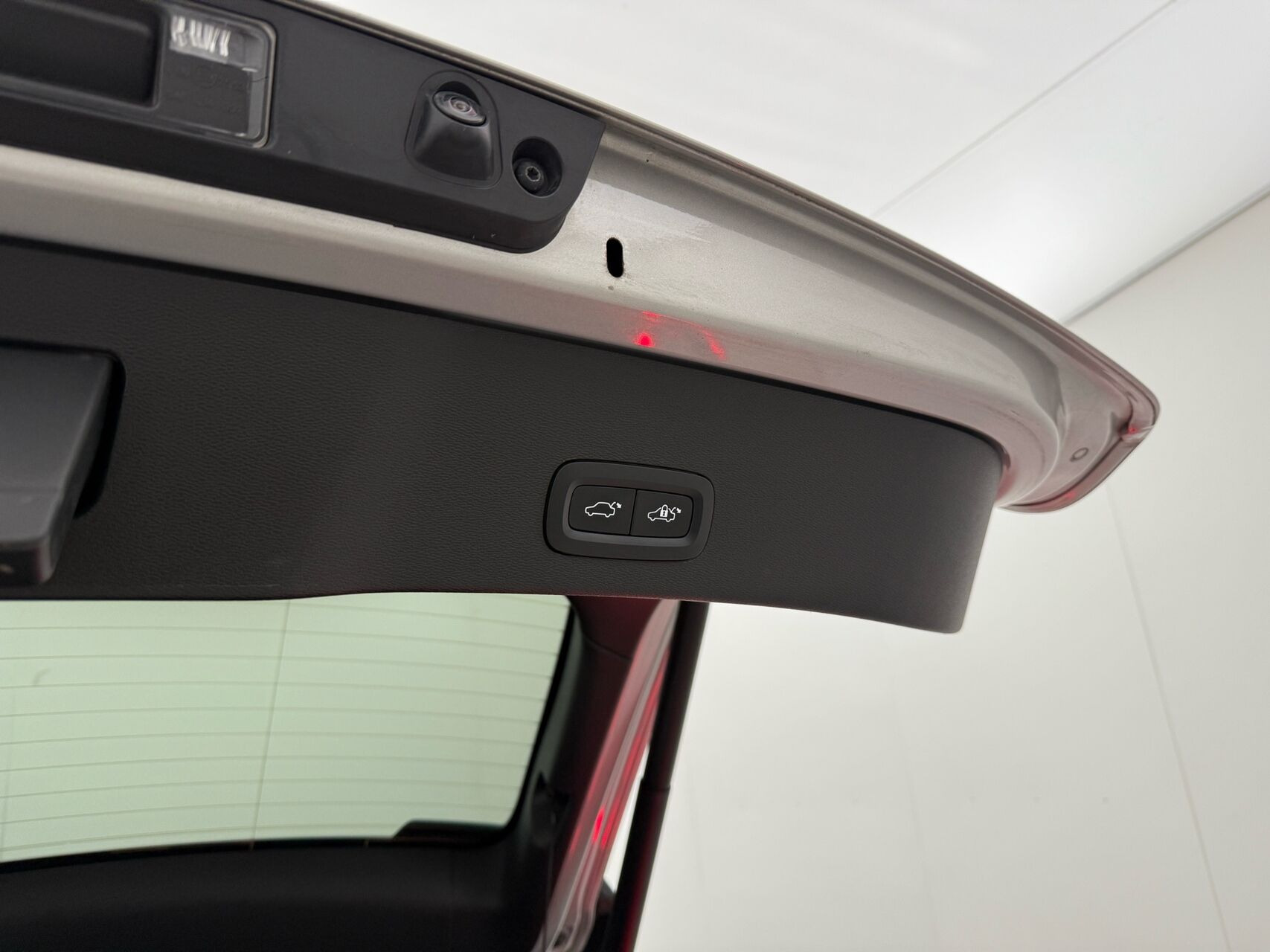 Sølv Volvo C40 fra 2022