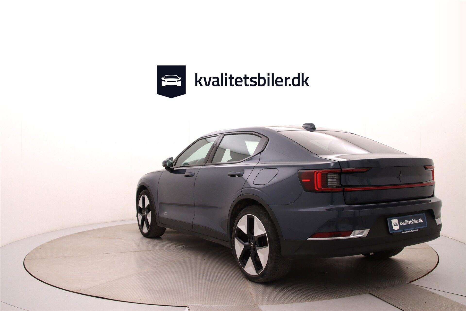 Blå Polestar 2 fra 2023