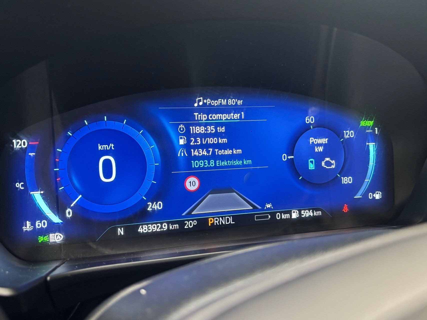Blå Ford Kuga fra 2024