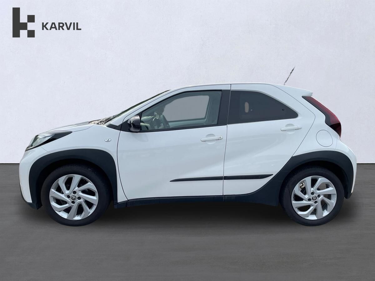 Hvid Toyota Aygo X fra 2023
