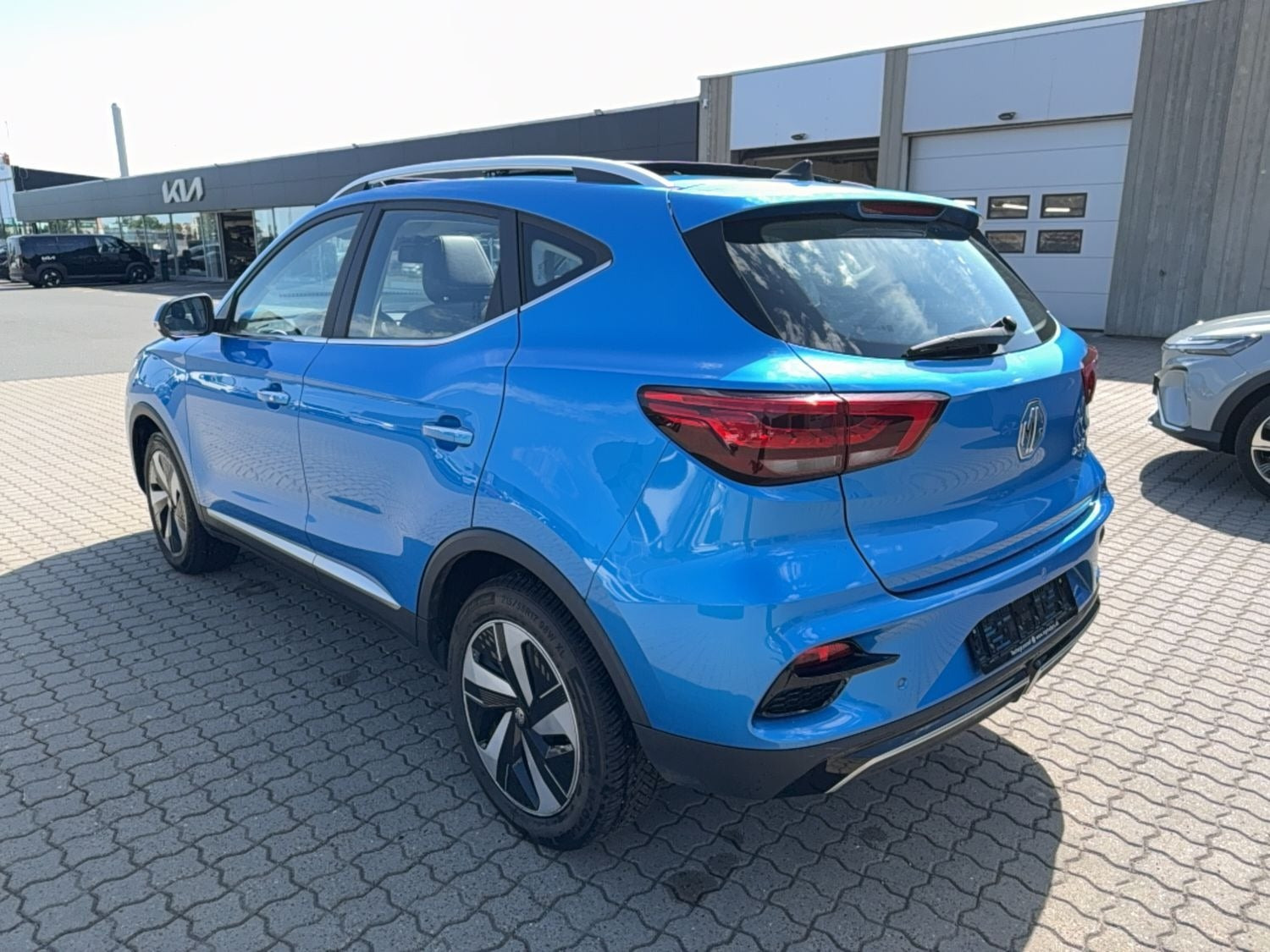 Blå MG ZS fra 2023