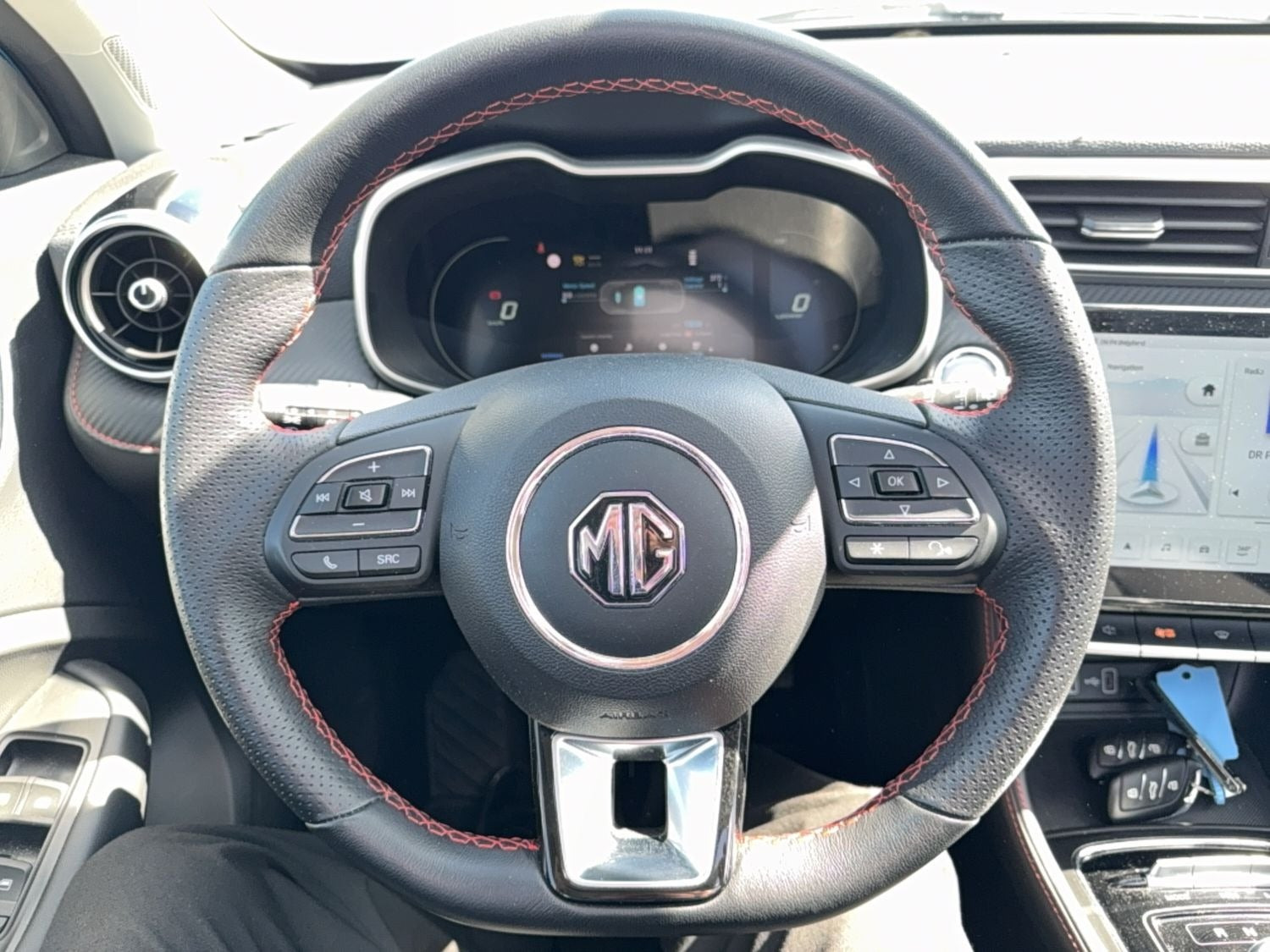 Blå MG ZS fra 2023