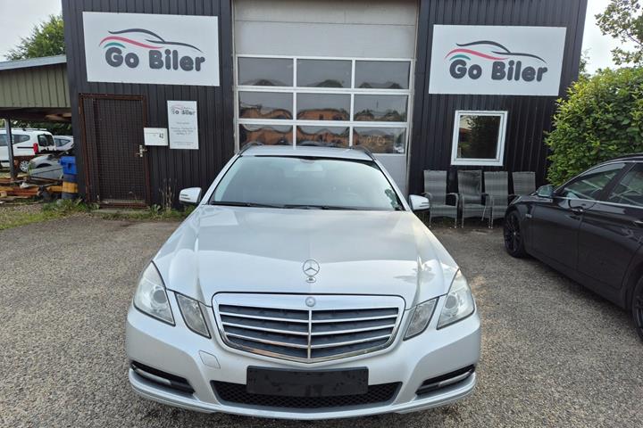 Grøn Mercedes E200 fra 2011