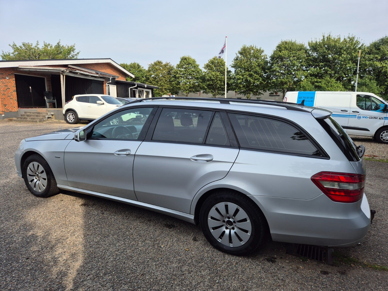 Grøn Mercedes E200 fra 2011