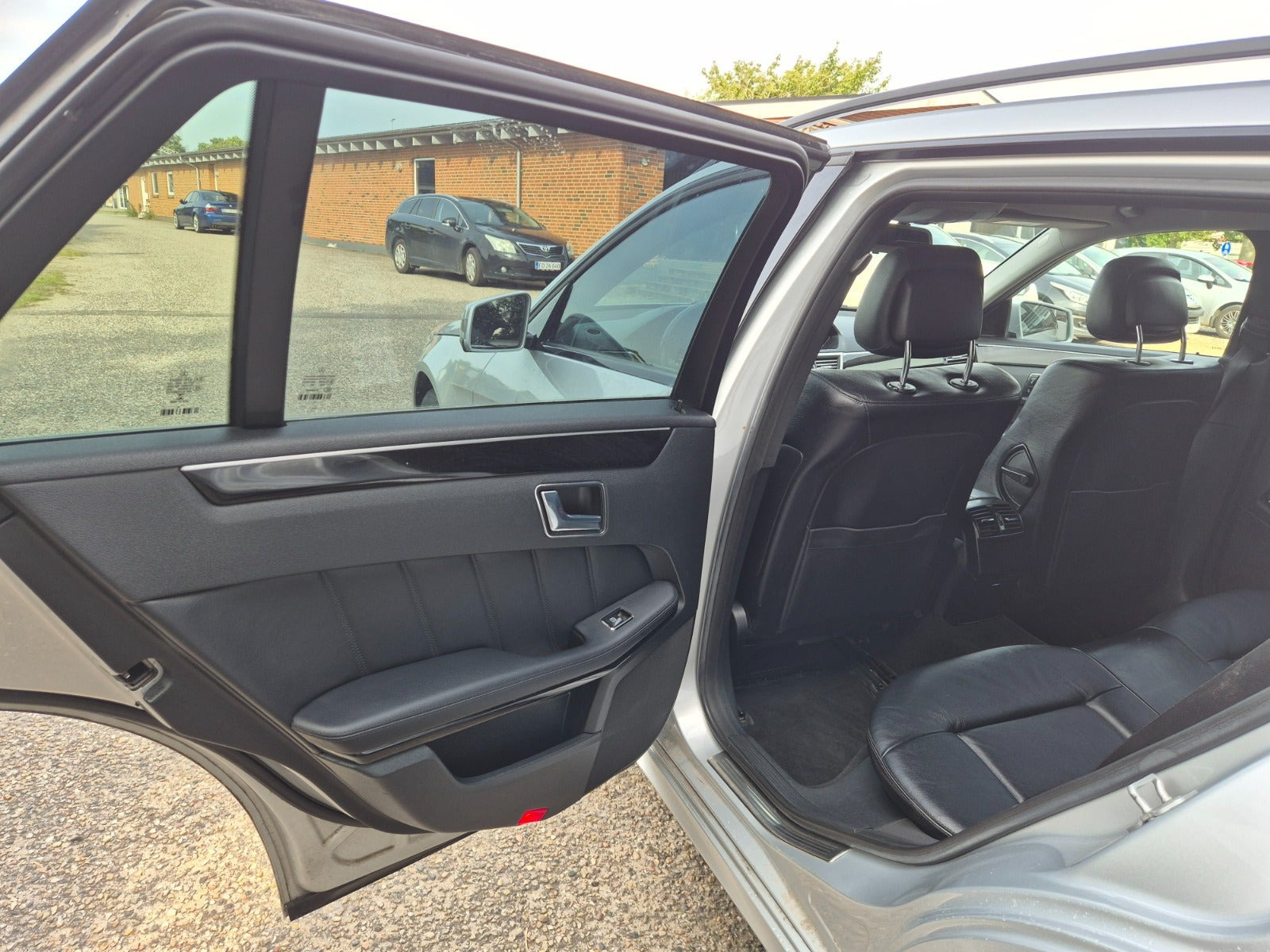Grøn Mercedes E200 fra 2011
