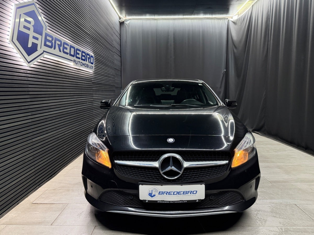 Sort Mercedes A200 fra 2016