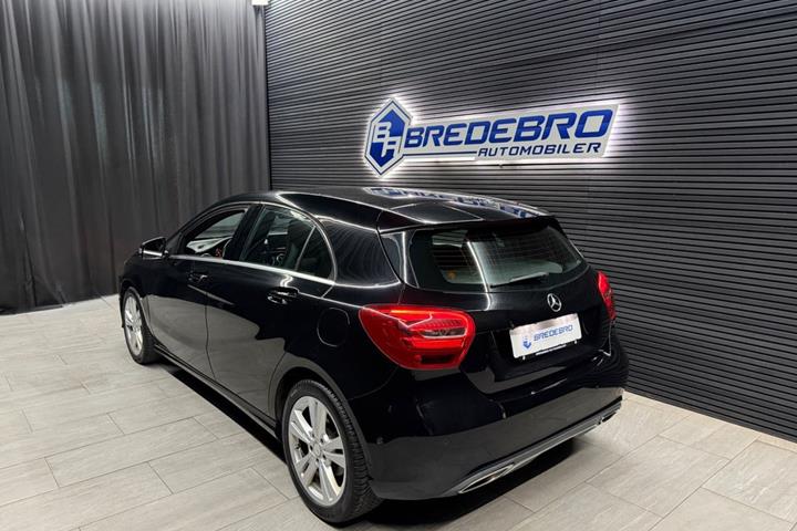 Sort Mercedes A200 fra 2016